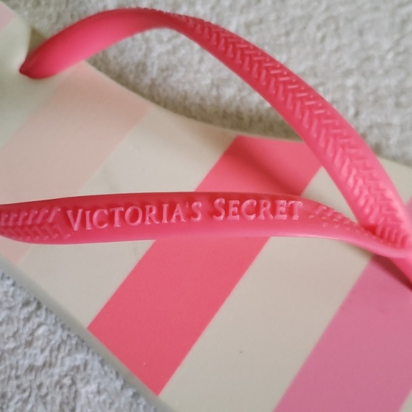 Victoria's Secret Shoes - Victoria's Secret Flipflops